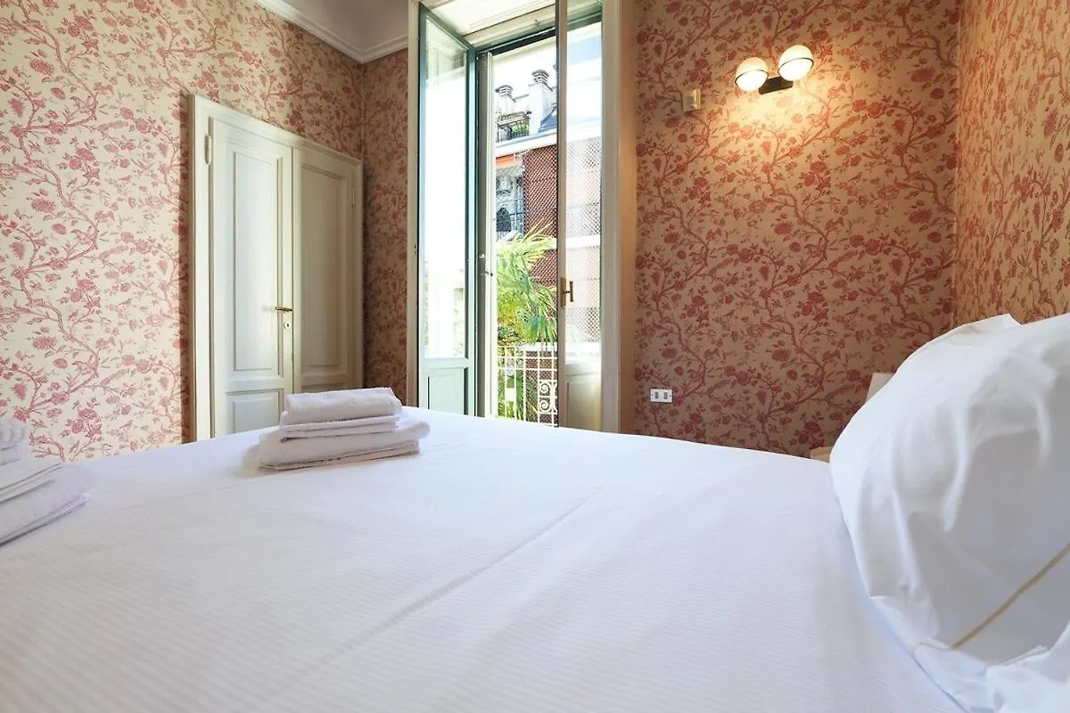 Charming Liberty-Style Villa With Garden And Parking Near City Life ميلان