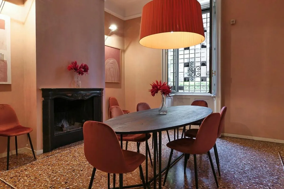 Charming Liberty-Style Villa With Garden And Parking Near City Life Milano