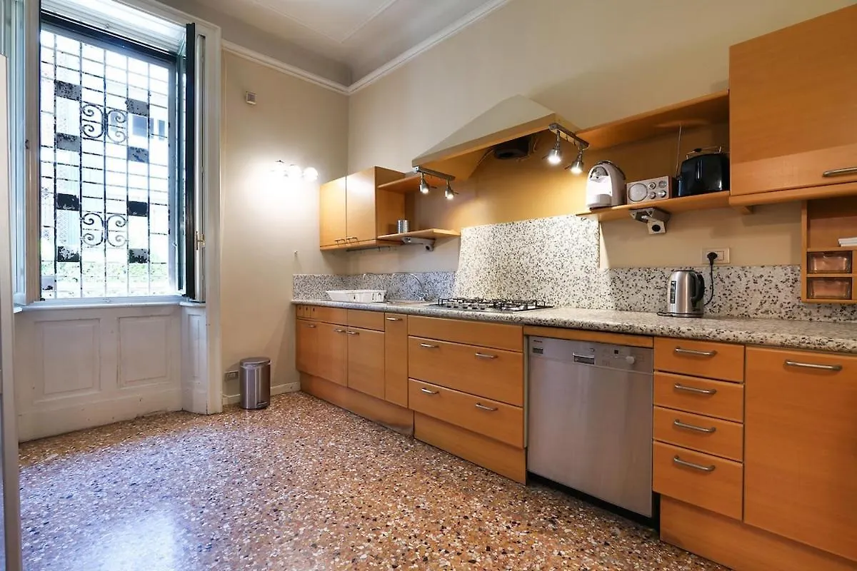 Charming Liberty-Style Villa With Garden And Parking Near City Life Milano 0*,