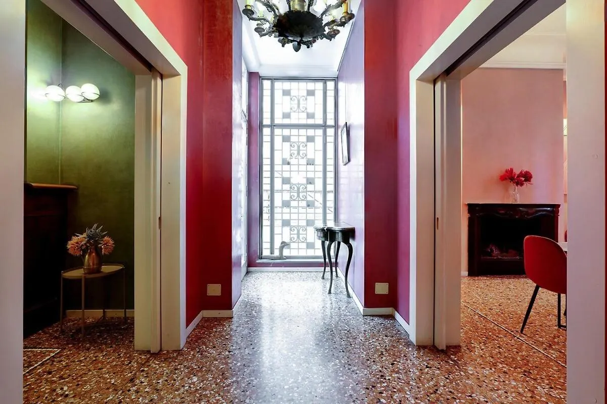 Charming Liberty-Style Villa With Garden And Parking Near City Life Milano