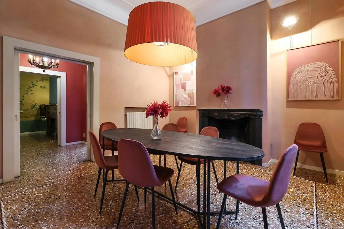 Charming Liberty-Style Villa With Garden And Parking Near City Life Milano 0*,